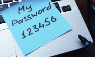 Nëse keni ndonjërin nga këto fjalëkalime, urgjentisht ndërrojeni!