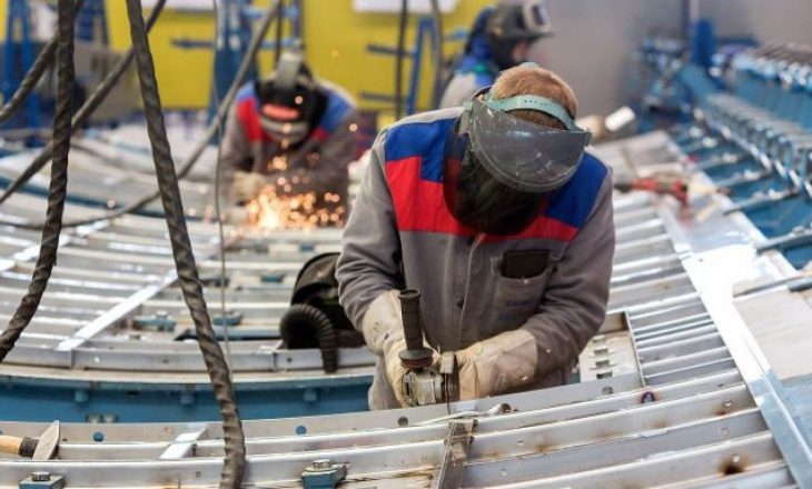 Pasojat e pandemisë së COVID-19, 30 për qind e bizneseve në Kosovë kanë zvogëluar numrin e punëtorëve