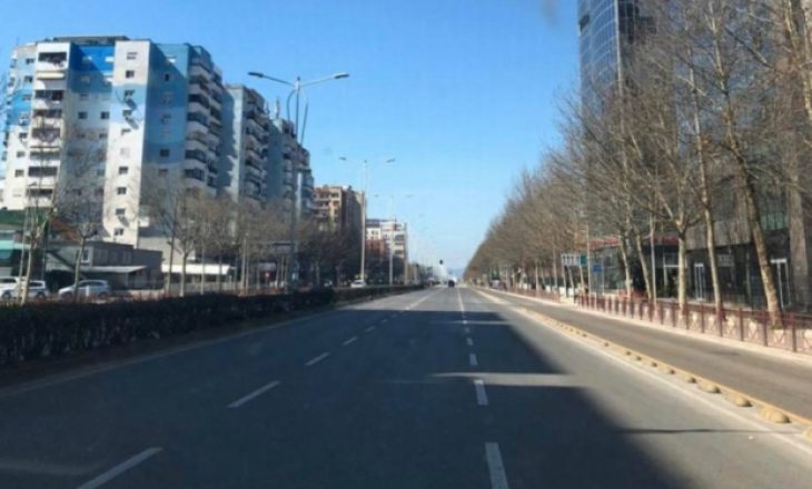 Shqipëria zbutë masat, nënat dhe fëmijët nesër mund të dalin