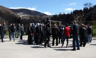 Minatorët e kombinatit ‘Trepça’ hyjnë në grevë, kërcënojnë me ndalje të prodhimit