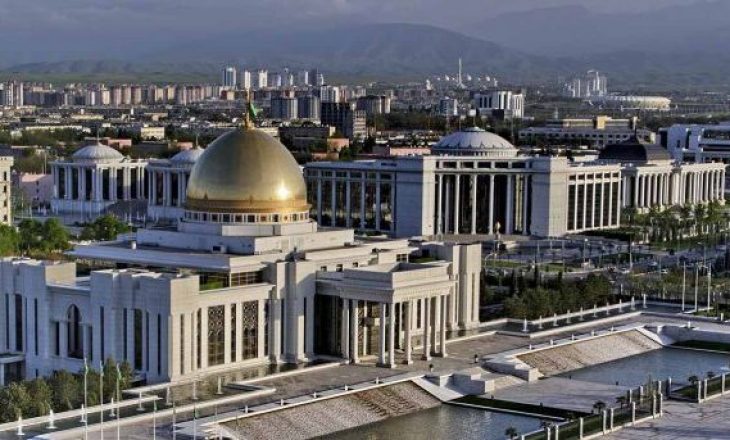 Nuk deklaron raste, fjala “koronavirus” ndalohet, Turkmenistani injoron pandeminë