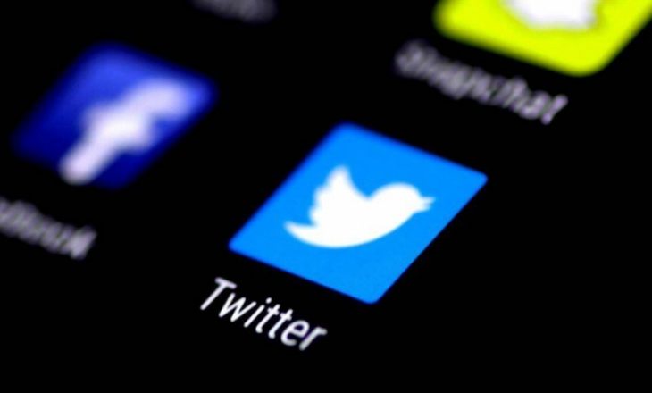 ​Twitter mbyll 8.558 llogari që promovonin Vuçiqin