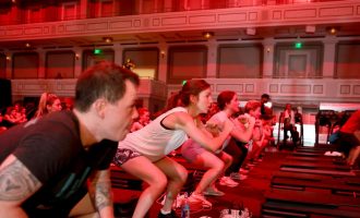 Shpërthimi i pandemisë – A ndihmojnë ushtrimet fizike ?