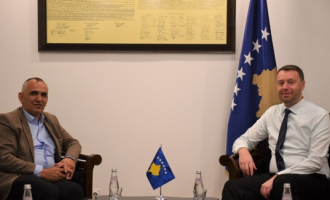 Abrashi takon përfaqësuesit e OAK