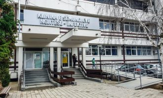 Rëndohet gjendja e pacientëve në Infektivë, kërkohet shtrëngim i masave