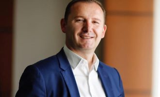 Ministri Zemaj falënderon mediat për raportimin gjatë pandemisë