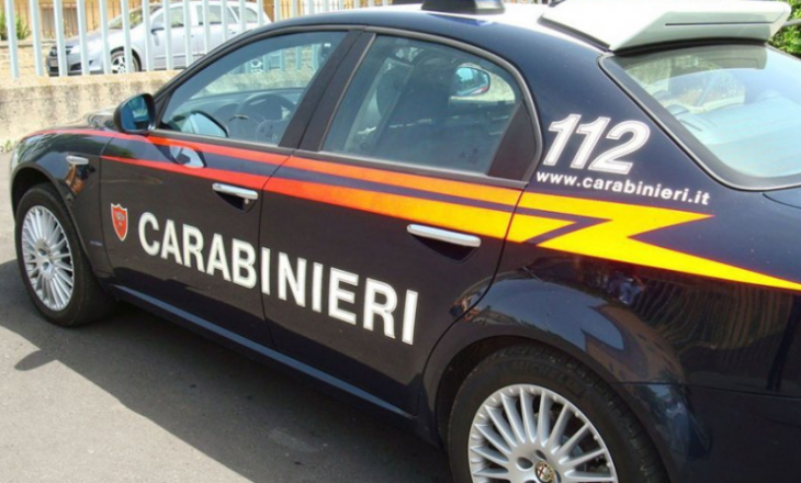 Nënë e bir shqiptarë arrestohen në Itali: U zunë me kokainë e mijëra euro
