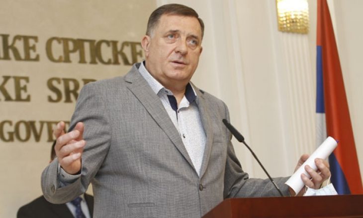 Dodik i beson Vuçiq-it: Do t’i mbrojë interesat kombëtare të Serbisë