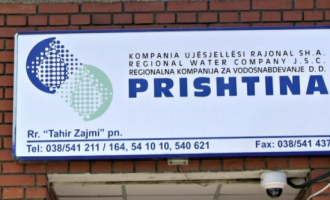 Dikush vodhi 16 kapakë të kanalizimit në Prishtinë