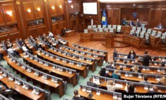 Deputetët kërkojnë përgjegjësi nga Qeveria Hoti për hyrjen e xhandarmerisë serbe në Kosovë
