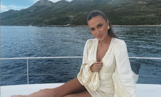 Edhe Lori Hoxha mikson shqipen me anglisht kur flet në shtëpi: Pse ndodh kjo?