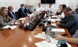 Mësimi online – 32 mijë nxënës mbetën pa e ndjekur