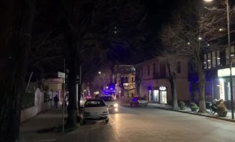 Filloi si mosmarrëveshje në trafik – përfundon me grushta e ndjekje me vetura