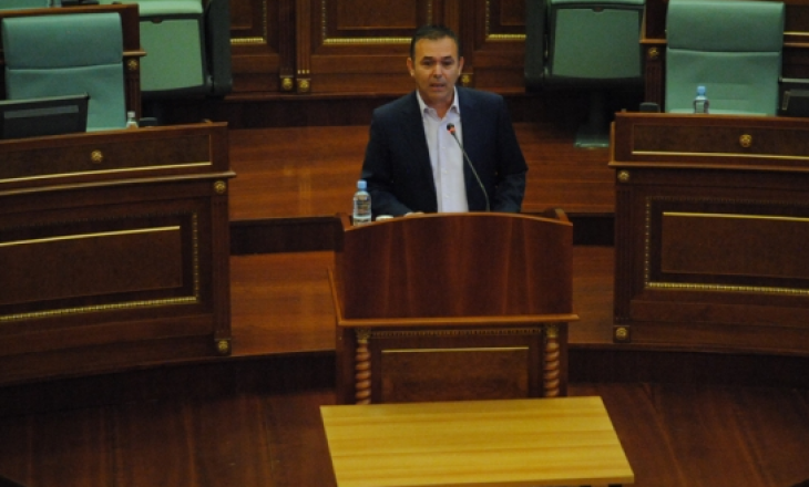 Selimi kërkon votat e deputetëve për mocionin e mosbesimit ndaj Qeverisë Hoti