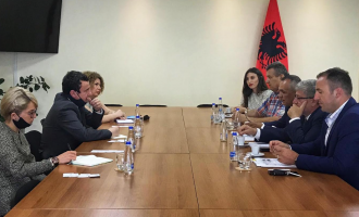 Përfaqësues nga Oda e Afarizmit takohen me Albin Kurtin