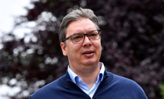 Vuçiq shpallet qytetar nderi në Zveçan