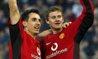 Gary Neville: Solskajer duhet të veprojë sikurse Ferguson