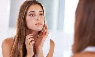 Që sot, mos vendosni më këto produkte në fytyrë!