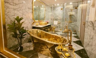 Gjithçka që prekni brenda këtij hoteli është flori 24 karatësh