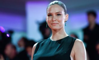 Supermodelja e njohur gjobitet për evazion fiskal, nëna e saj dënohet me burg