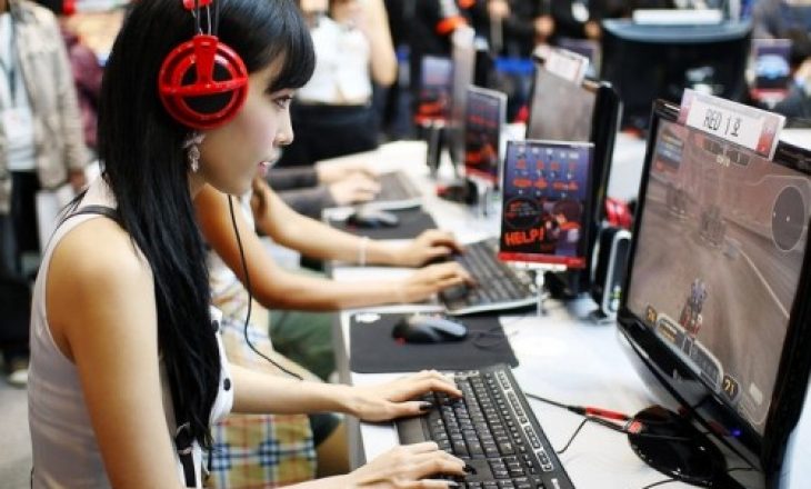 Lojtaret femra po dominojnë industrinë gaming