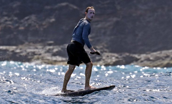 Mark Zuckerberg e teproi me kremin kundër diellit dhe interneti fillon talljet