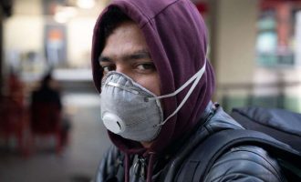 Ekspertët shëndetësorë kundërshtojnë përdorimin e kësaj maske për fytyrë