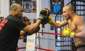 Roy Jones Jr ka filluar pregaditjet për meçin kundër Mike Tyson(VIDEO)