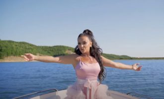 Hiti shqiptar i viteve 2000 që së pari u vodh nga artistja bullgare, tani vjen si përpunim