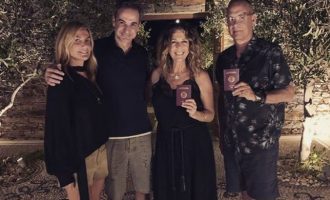 Kryeministri grek hasë në kritika pasi i dorëzoi çiftit hollivudian nënshtetësinë greke