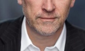 Aktori i famshëm gjendet i pajetë në shtëpinë e tij