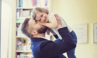 Çfarë është kompleksi Elektra tek vajzat e vogla?