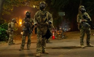 Agjentë federalë të paidentifikuar pushtojnë qytetin e Portland në SHBA