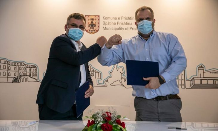 Ahmeti dhe Kuçi nënshkruajnë marrëveshje bashkëpunimi për pikat informuese turistike në kryeqytet