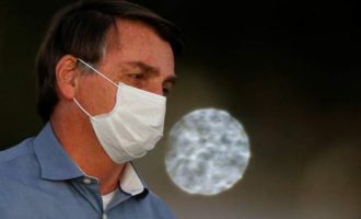 Shërohet nga COVID-19 presidenti që s’ia mbushte syrin virusi