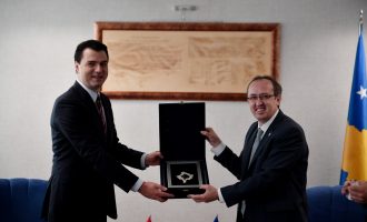 Hoti me Bashën ndajnë shqetësimet për përhapjen e COVID-19