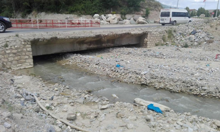 Frika e përhershme nga vërshimet – harrohen premtimet për digat e lumit në Poroj të Tetovës