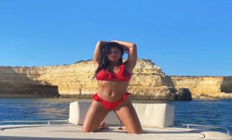 Këngëtarja e njohur ndihet e bekuar në datëlindjen e 42-të