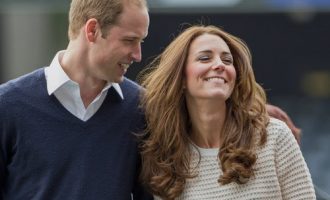 Fustani që bëri një princ të dashurohej