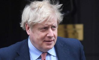 Johnson njofton për mbylljen totale të Britanisë së Madhe