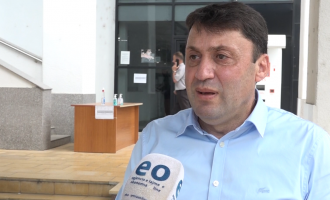 Ministri Likaj: Mësimdhënësit me probleme shëndetësore të mos marrin pjesë në procesin mësimor