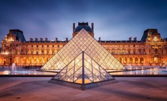 Muzeu u Luvrit në Paris hapet të hënën, pritet numër i madh i vizitorëve