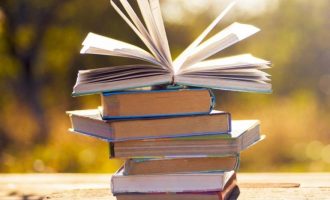 Lum Gashi, Ervin Nezha dhe Vera Bekteshi – fituesit e Librit të Karantinës