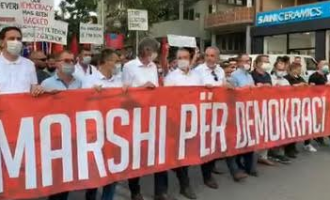 Zgjedhjet në Maqedoninë e Veriut: Marsh protestues kundër vjedhjes së votës