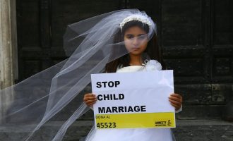 Shpëtohet 12 vjeçarja të cilën e martuan me dy burra brenda një muaji