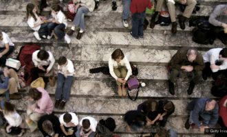 Frika nga Covid-19 po ndryshon mënyrën se si mendojmë