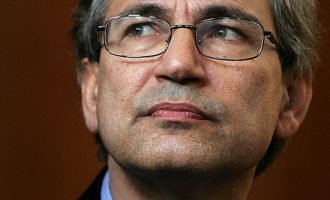 Orhan Pamuk kundërshton Erdoganin – Nuk jemi më laikë