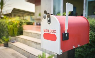 Amerikanët vazhdojnë të pranojnë paketa misterioze në kutitë e tyre postare