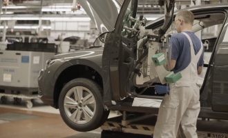Industria e veturave në Europë ka rënie të madhe
