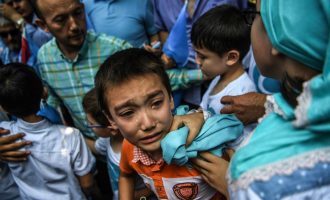 Kina po detyron pakicën myslimane për punë fizike